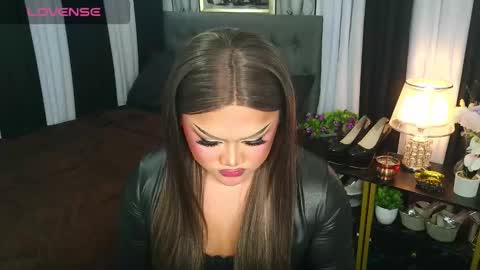 Snapshot of jasmine_brandy chatting on November 28, 5:32 am Jasmine Brandy online show from November 28, 5:32 am