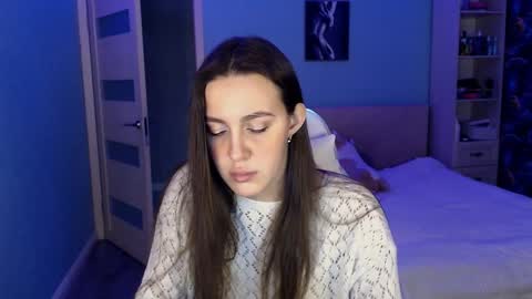 Snapshot of jasmine_doll_ chatting on December 15, 10:37 pm Jasmine online show from December 15, 10:37 pm