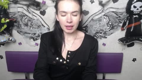 JasmineKouch online show from November 5, 6:52 pm