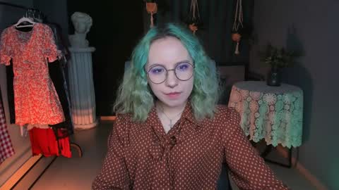 Jasmine online show from December 8, 8:20 am