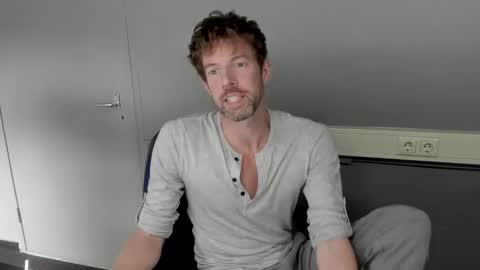 Snapshot of jasonberg29 chatting on April 13, 1:16 pm Jason online show from April 13, 1:16 pm