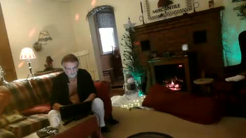 Snapshot of jasonreloaded694u chatting on December 21, 7:49 pm Jason online show from December 21, 7:49 pm