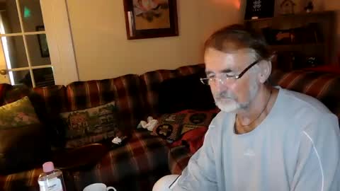Snapshot of jasonreloaded694u chatting on December 25, 3:06 pm Jason online show from December 25, 3:06 pm