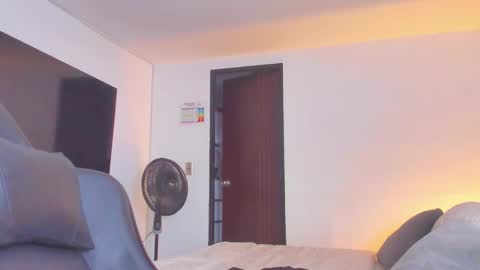 Snapshot of jasperbrooksx chatting on October 1, 7:09 pm JBrooksXx online show from October 1, 7:09 pm