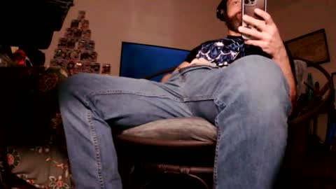 Snapshot of jasperh98 chatting on January 5, 10:13 pm jasperh98 online show from January 5, 10:13 pm