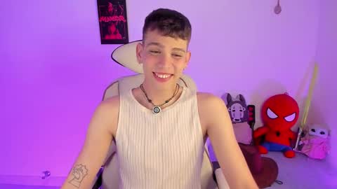 Snapshot of jasson___ chatting on February 19, 7:32 pm jasson___ online show from February 19, 7:32 pm
