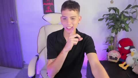 Snapshot of jasson___ chatting on April 1, 10:07 pm jasson___ online show from April 1, 10:07 pm