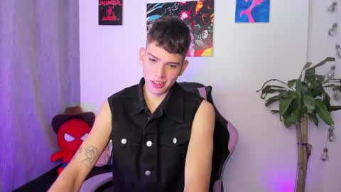 Snapshot of jasson___ chatting on June 22, 2:47 pm jasson___ online show from June 22, 2:47 pm