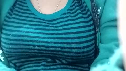 Snapshot of jasspreettt chatting on December 2, 1:44 am jasspreettt online show from December 2, 1:44 am