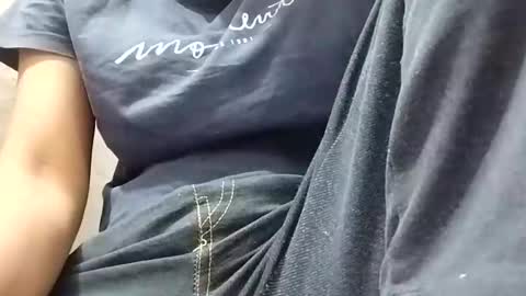 Snapshot of jasspreettt chatting on April 1, 2:34 am jasspreettt online show from April 1, 2:34 am