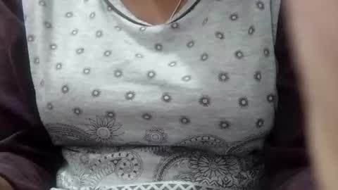 Snapshot of jasspreettt chatting on April 1, 4:48 pm jasspreettt online show from April 1, 4:48 pm