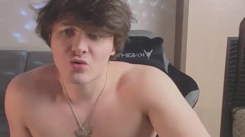 Snapshot of jastinpet chatting on February 3, 11:54 pm jastinpet online show from February 3, 11:54 pm