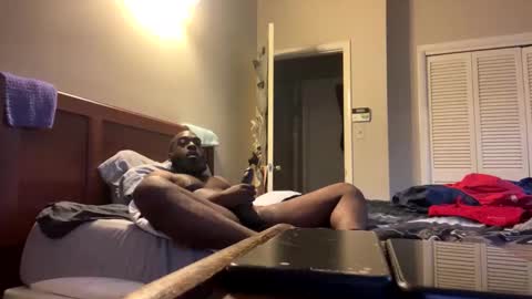Snapshot of jaunpablo32 chatting on October 27, 7:51 pm KingSnickers online show from October 27, 7:51 pm