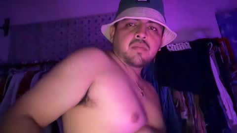 Snapshot of javiermichi chatting on October 7, 5:15 am javiermichi online show from October 7, 5:15 am