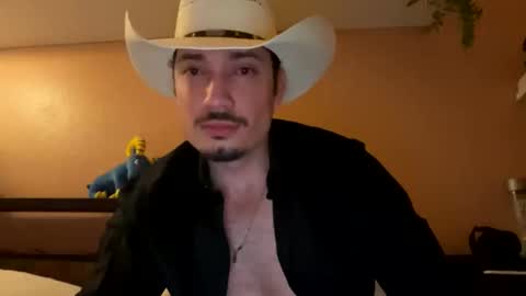 javierrv online show from February 21, 8:15 am