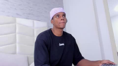 jax black online show from November 19, 7:03 pm