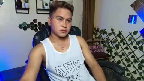 Snapshot of jay_hotcummer chatting on February 11, 11:59 am JL online show from February 11, 11:59 am