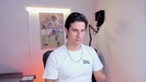 Jay Alvarrez online show from October 25, 10:15 pm