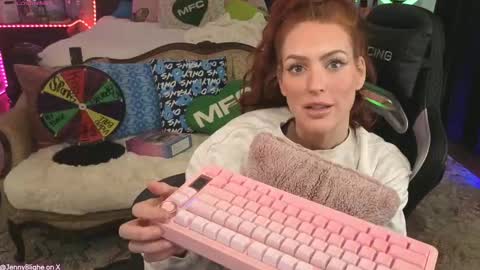 JennyBlighe online show from December 21, 2:57 pm