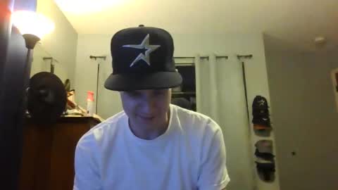 Snapshot of jaybrik92 chatting on May 25, 1:44 am Jlio Delgauto online show from May 25, 1:44 am