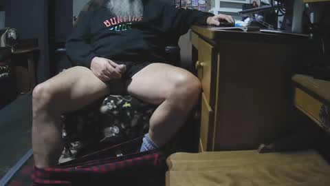 Snapshot of jaycanbefun chatting on September 29, 7:35 am Grand Zaddy or Jay its casual online show from September 29, 7:35 am