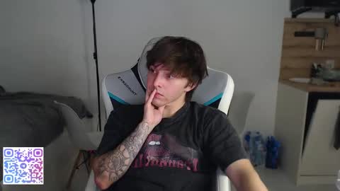 Snapshot of jayce_icestone chatting on October 3, 9:01 pm Jayce online show from October 3, 9:01 pm