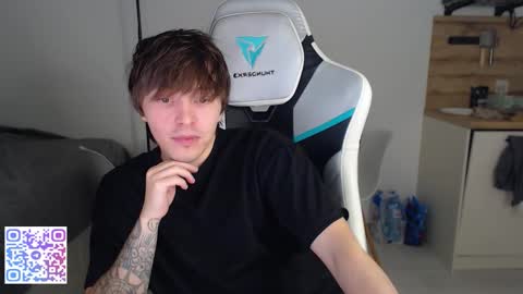 Snapshot of jayce_icestone chatting on October 4, 5:22 pm Jayce online show from October 4, 5:22 pm