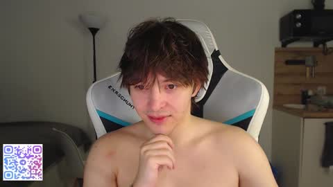 Snapshot of jayce_icestone chatting on October 6, 4:59 pm Jayce online show from October 6, 4:59 pm