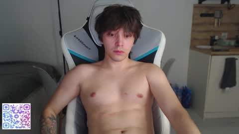 Snapshot of jayce_icestone chatting on October 7, 5:04 am Jayce online show from October 7, 5:04 am