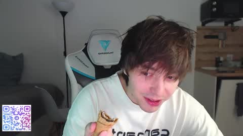 Snapshot of jayce_icestone chatting on October 7, 7:11 pm Jayce online show from October 7, 7:11 pm