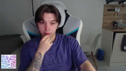 Snapshot of jayce_icestone chatting on October 23, 4:28 pm Jayce online show from October 23, 4:28 pm