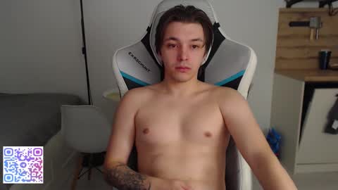 Snapshot of jayce_icestone chatting on October 25, 4:20 am Jayce online show from October 25, 4:20 am