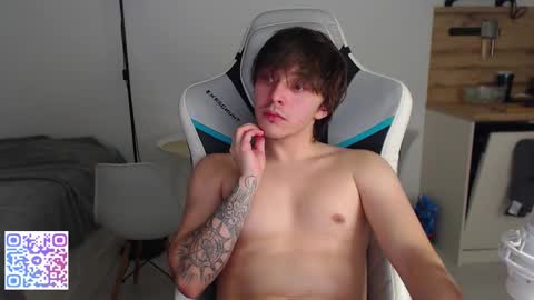 Snapshot of jayce_icestone chatting on October 28, 3:25 pm Jayce online show from October 28, 3:25 pm