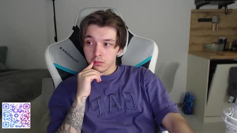 Snapshot of jayce_icestone chatting on October 29, 2:08 pm Jayce online show from October 29, 2:08 pm