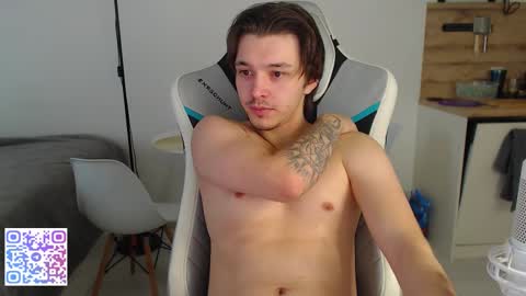 Snapshot of jayce_icestone chatting on November 2, 7:44 am Jayce online show from November 2, 7:44 am