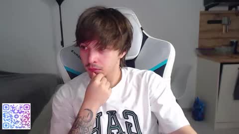 Snapshot of jayce_icestone chatting on November 8, 9:31 am Jayce online show from November 8, 9:31 am