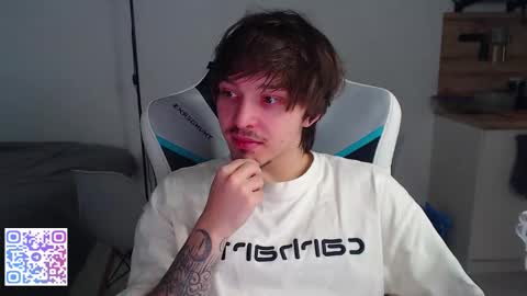 Snapshot of jayce_icestone chatting on November 11, 12:27 pm Jayce online show from November 11, 12:27 pm