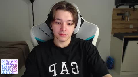 Snapshot of jayce_icestone chatting on November 18, 7:07 pm Jayce online show from November 18, 7:07 pm