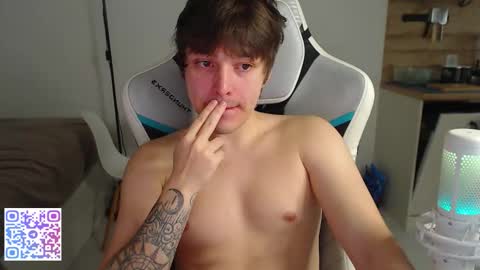 Snapshot of jayce_icestone chatting on November 26, 6:36 am Jayce online show from November 26, 6:36 am