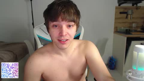 Snapshot of jayce_icestone chatting on November 27, 3:30 am Jayce online show from November 27, 3:30 am