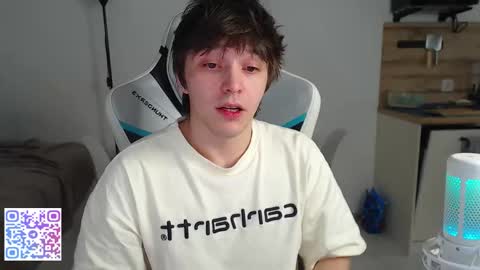 Snapshot of jayce_icestone chatting on December 4, 4:38 pm Jayce online show from December 4, 4:38 pm