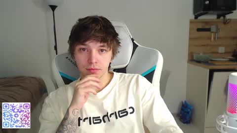 Snapshot of jayce_icestone chatting on December 16, 3:22 am Jayce online show from December 16, 3:22 am