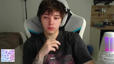 Snapshot of jayce_icestone chatting on December 21, 2:41 am Jayce online show from December 21, 2:41 am