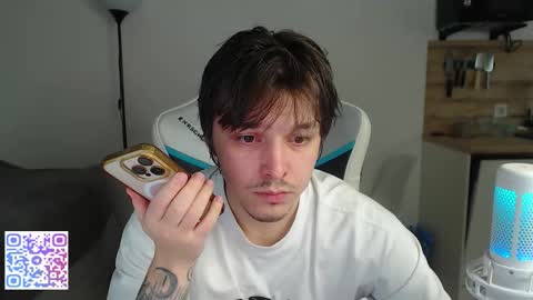 Snapshot of jayce_icestone chatting on January 8, 11:29 pm Jayce online show from January 8, 11:29 pm