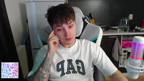 Snapshot of jayce_icestone chatting on February 19, 7:37 am Jayce online show from February 19, 7:37 am