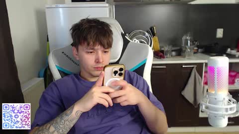 Snapshot of jayce_icestone chatting on February 20, 6:26 am Jayce online show from February 20, 6:26 am