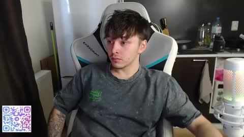 Snapshot of jayce_icestone chatting on March 5, 9:27 am Jayce online show from March 5, 9:27 am