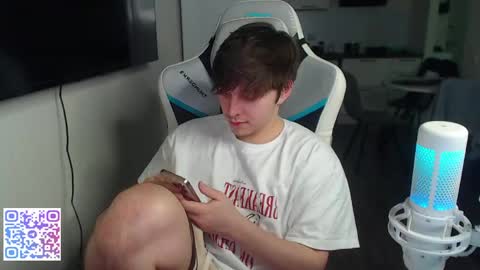 Jayce online show from May 6, 4:01 pm