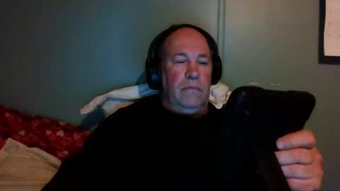 Snapshot of jaycu1962 chatting on December 3, 7:10 am Jay online show from December 3, 7:10 am
