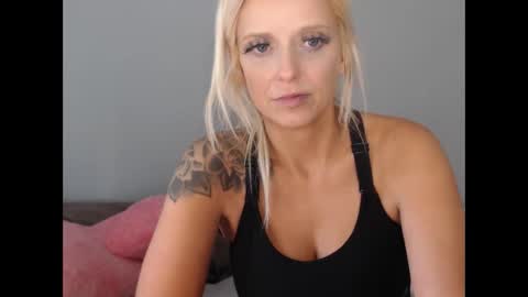 Snapshot of jaydenangel chatting on April 18, 4:55 pm Blondie Queen Jayden online show from April 18, 4:55 pm